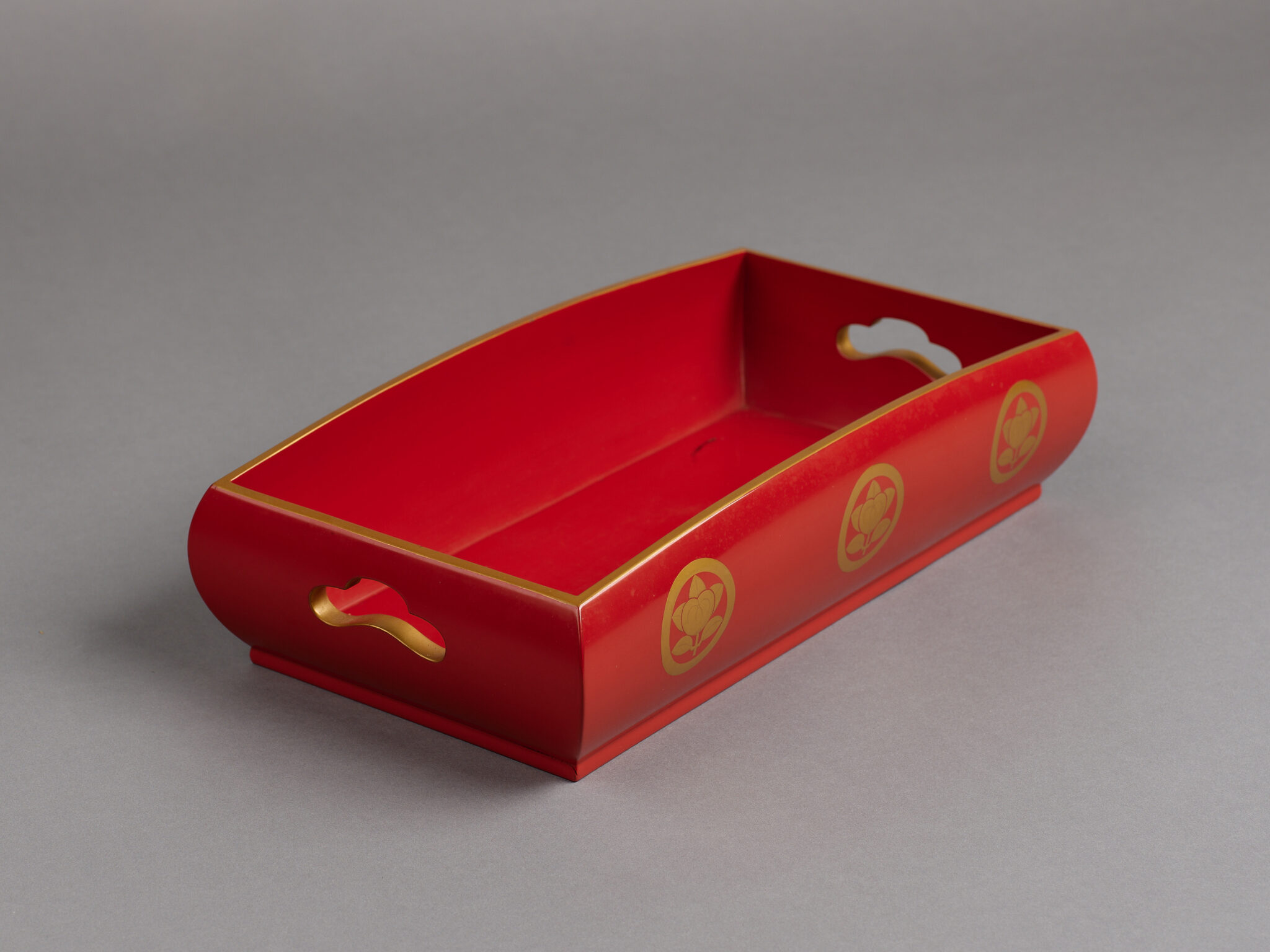 Tobacco Bon, Red Lacquer Tray with Black Lacquer Box