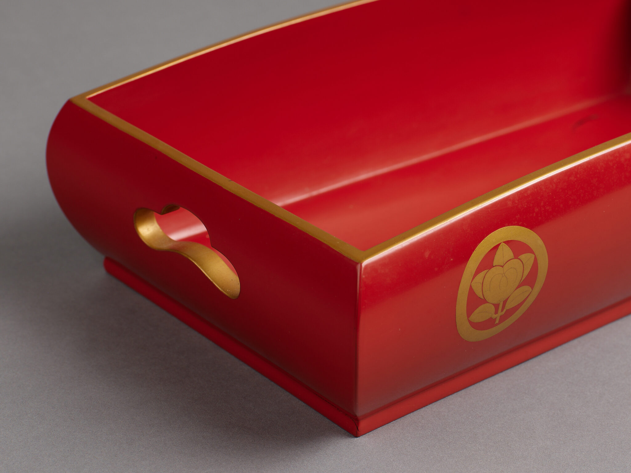 Tobacco Bon, Red Lacquer Tray with Black Lacquer Box