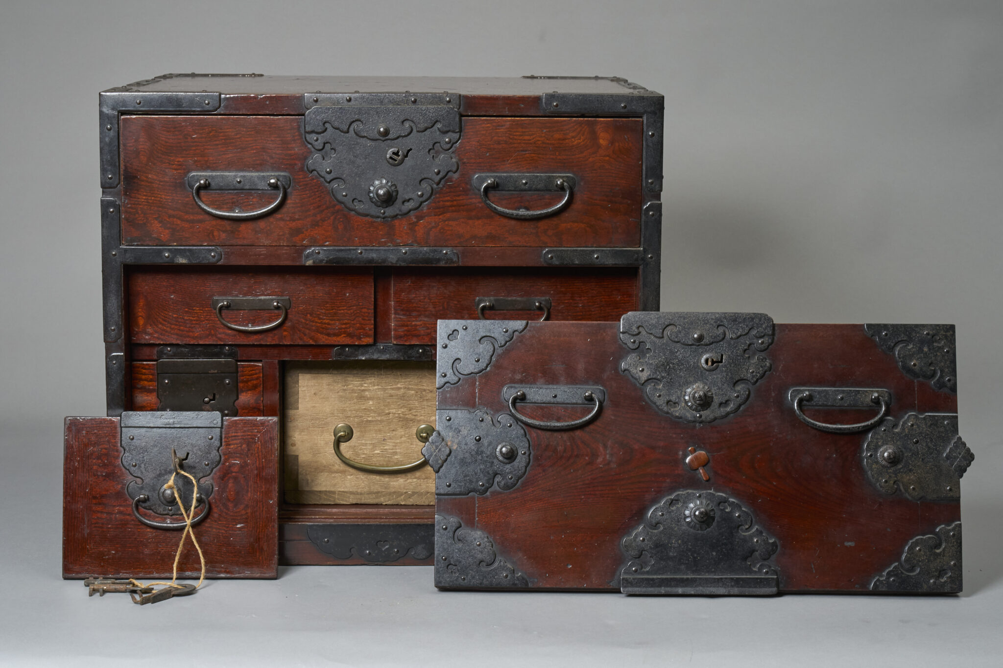 Small Kiyaki-Wood Tansu Chest
