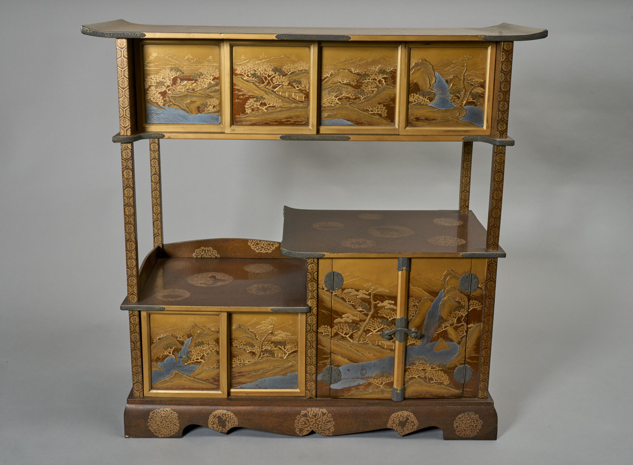 Lacquer Tea Cabinet (Tana)