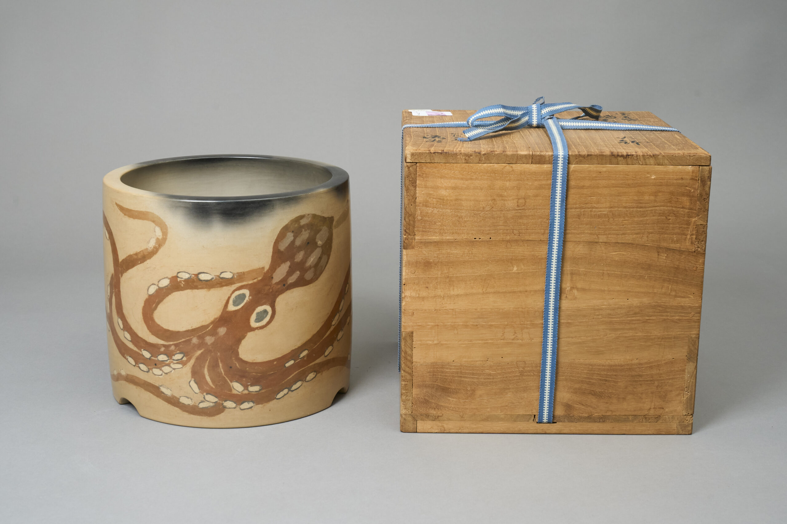 Hibachi (Braziers) & Hand-warmers Archives - Naga Antiques