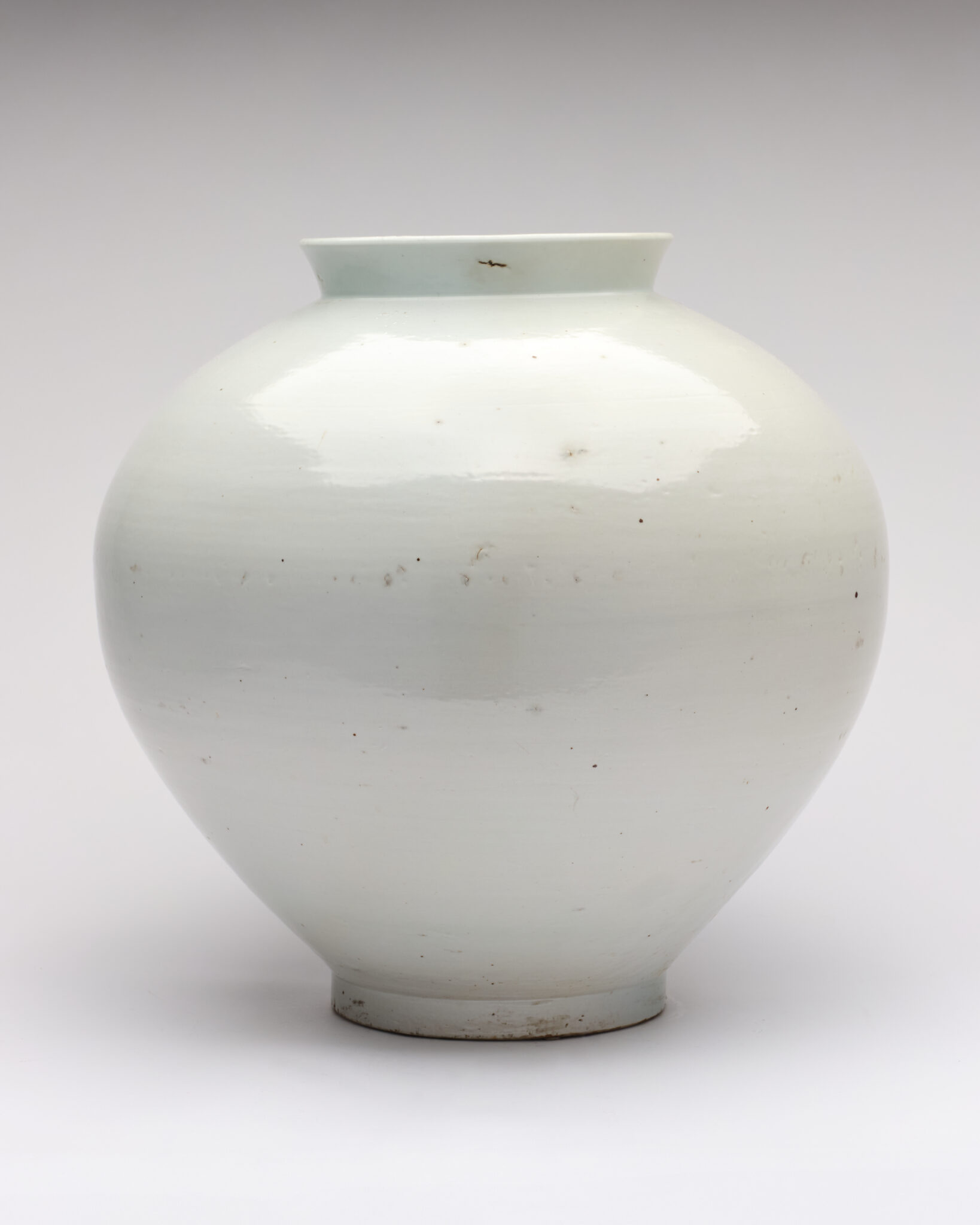A White-Glazed Moon Jar