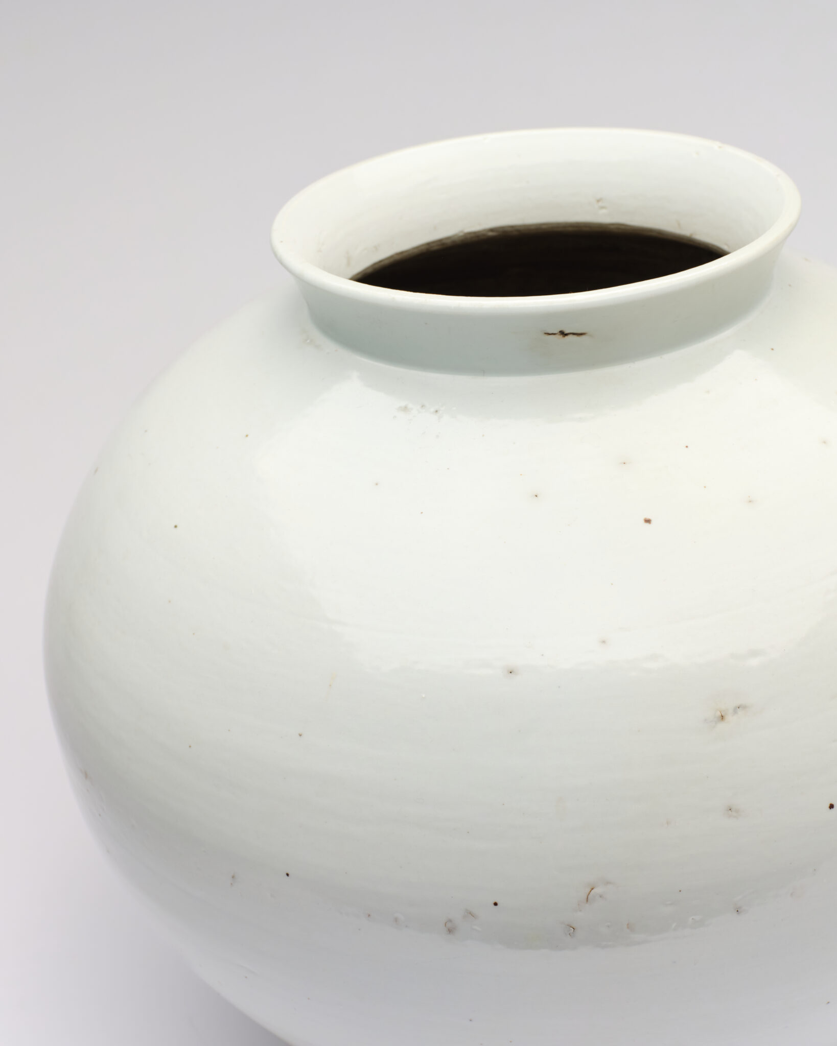 A White-Glazed Moon Jar